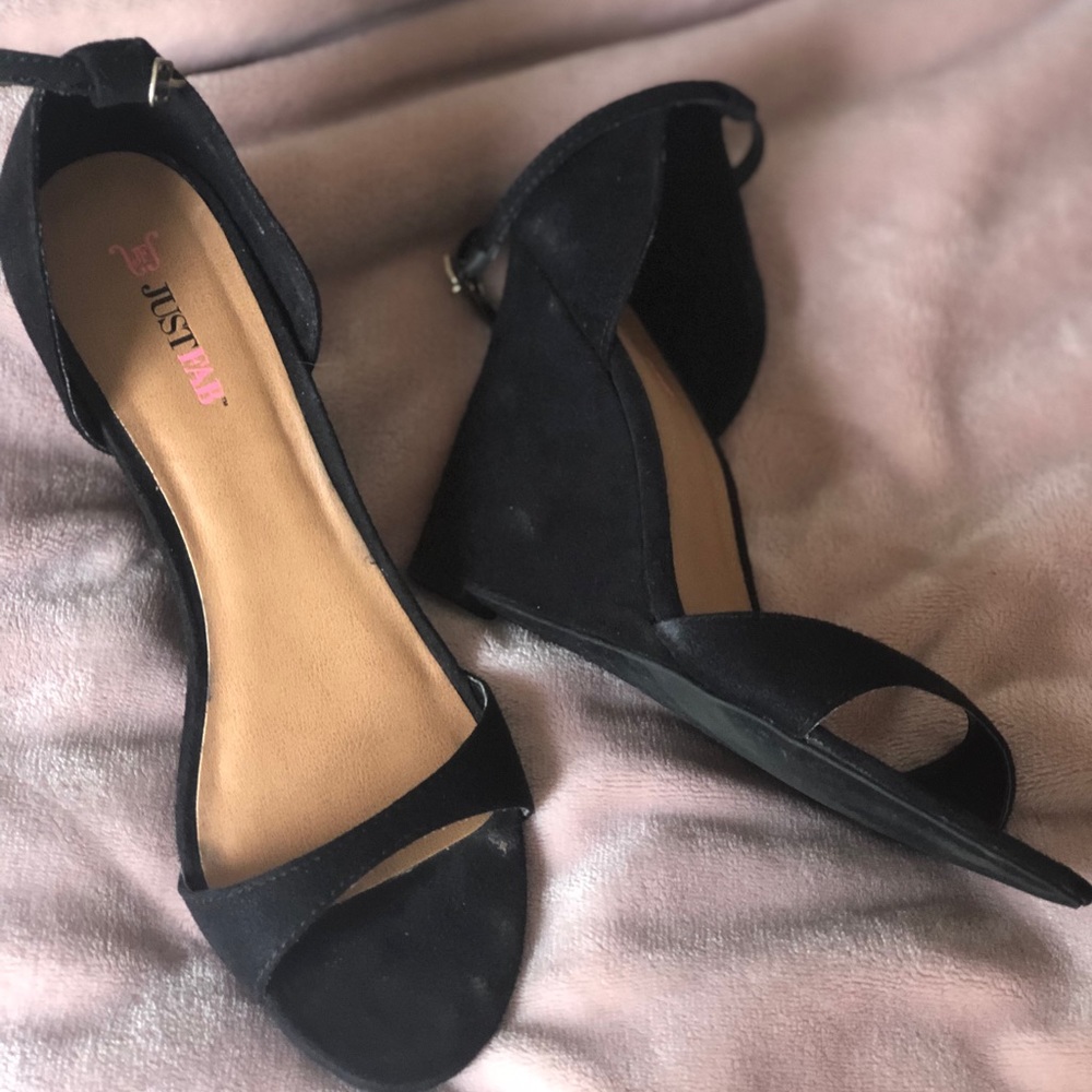 Marigot wedge heel
